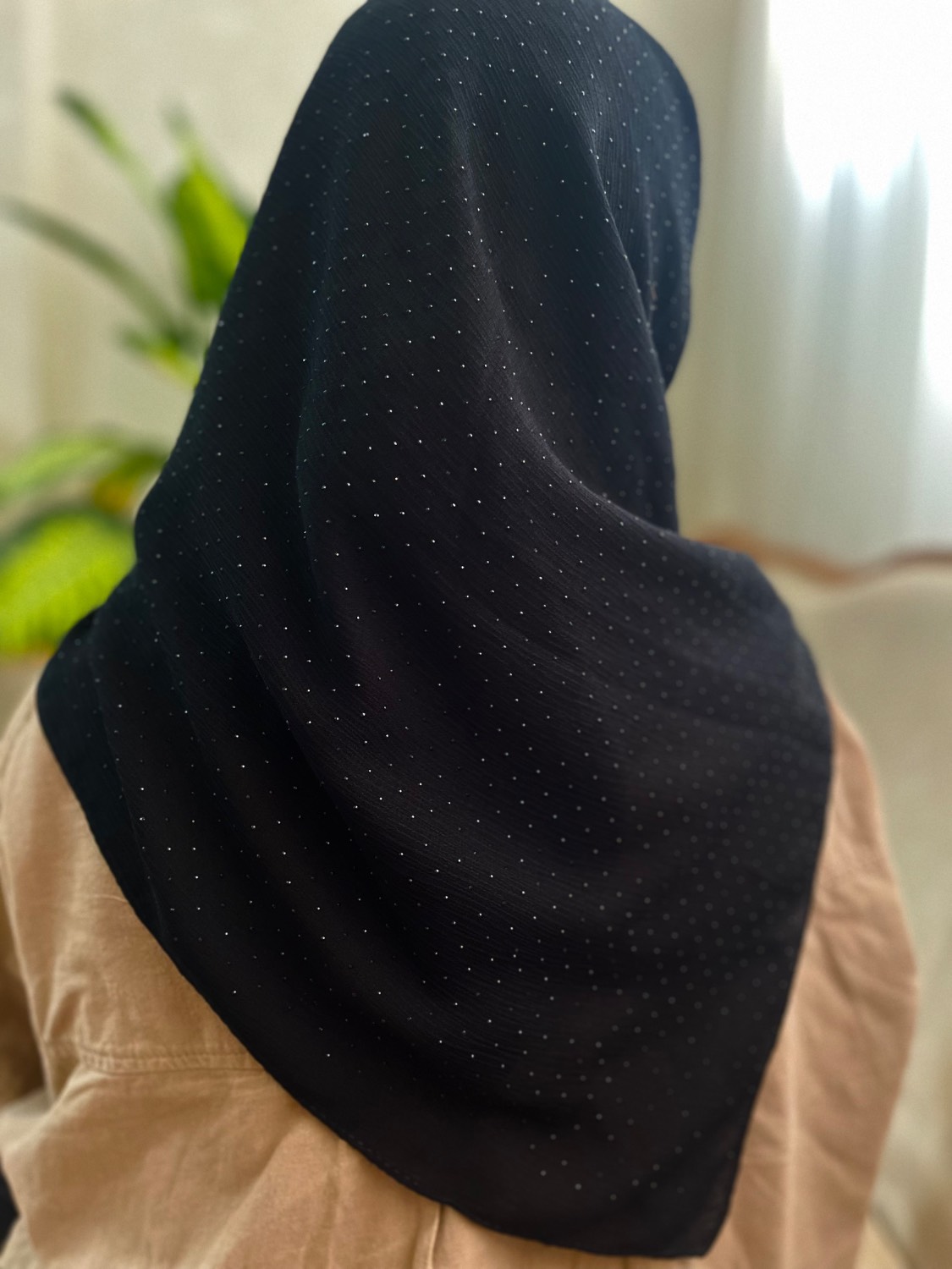 روسری مشکی نگین بارونی قواره 100