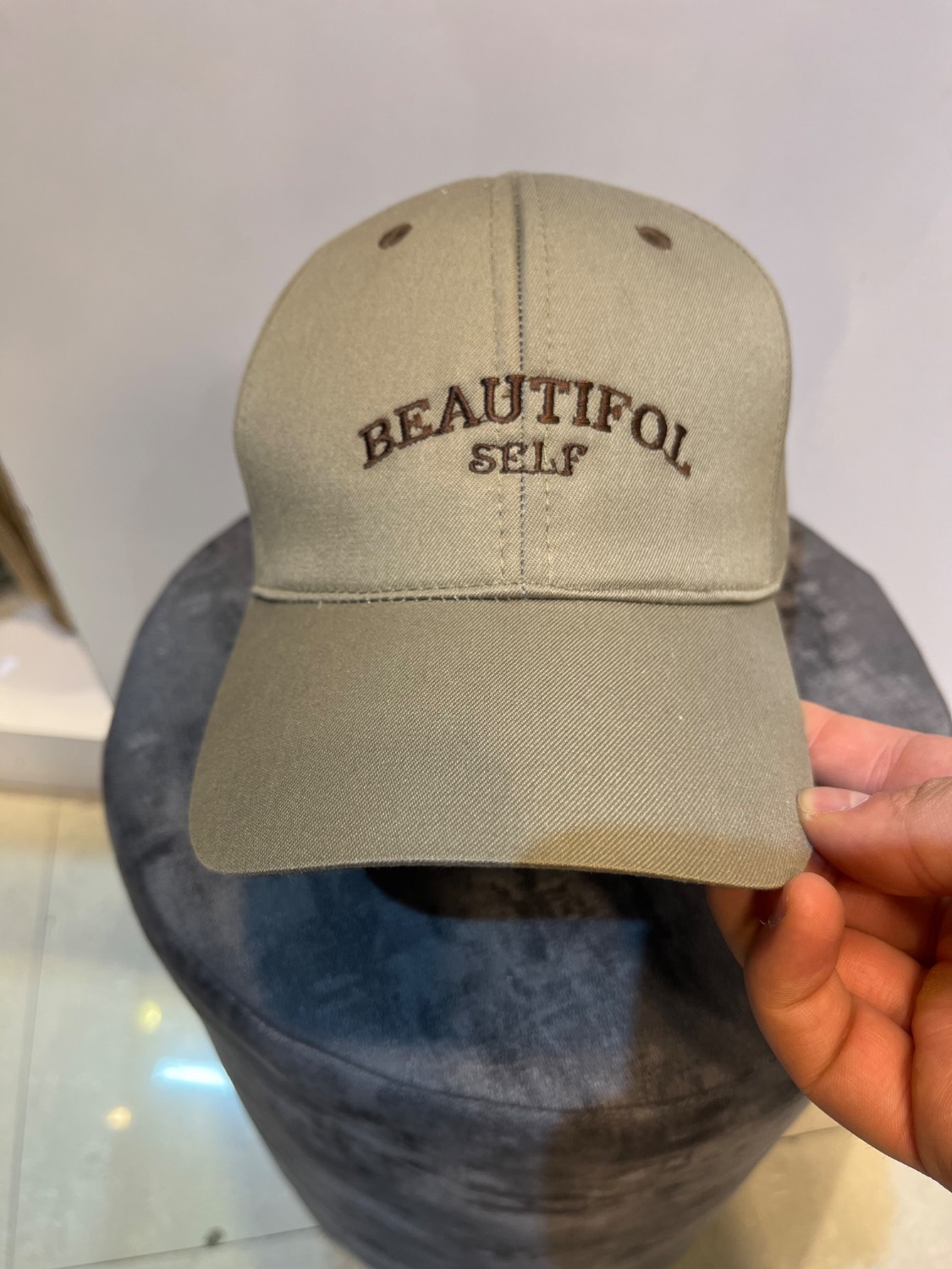 کلاه پارچه ای گلدوزی beautiful
