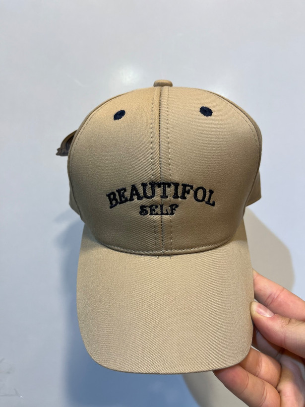 کلاه پارچه ای گلدوزی beautiful