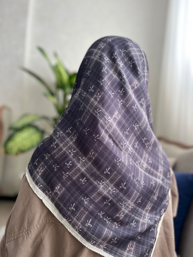 روسری نخی پاپیونی قواره 90 در رنگبندی