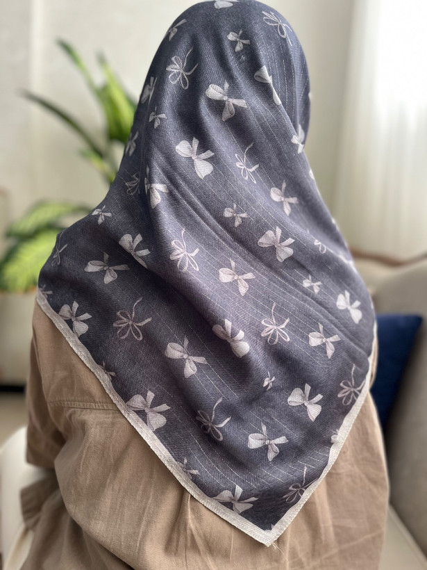 روسری پاپیونی نخی قواره 95 -دارای رنگبندی- سبک و لطیف