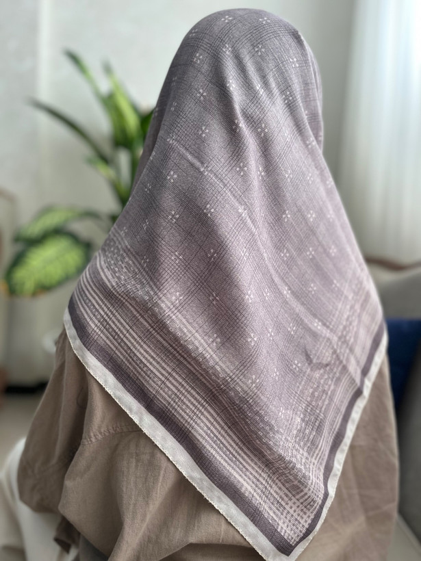 روسری قواره 95 طرحدار -نخی و سبک