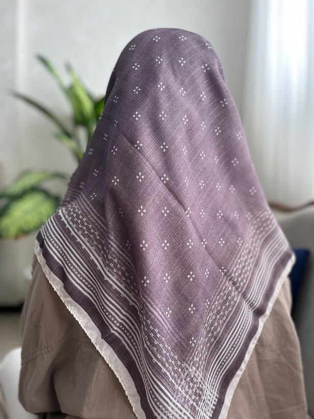 روسری قواره 95 طرحدار -نخی و سبک