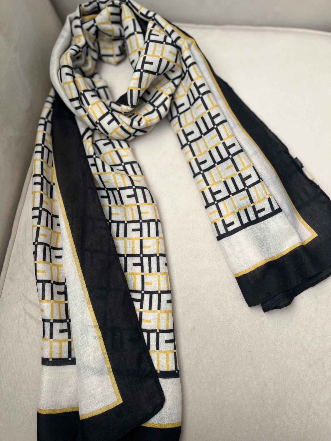 شال طرحدار سیااسکارف وارداتی