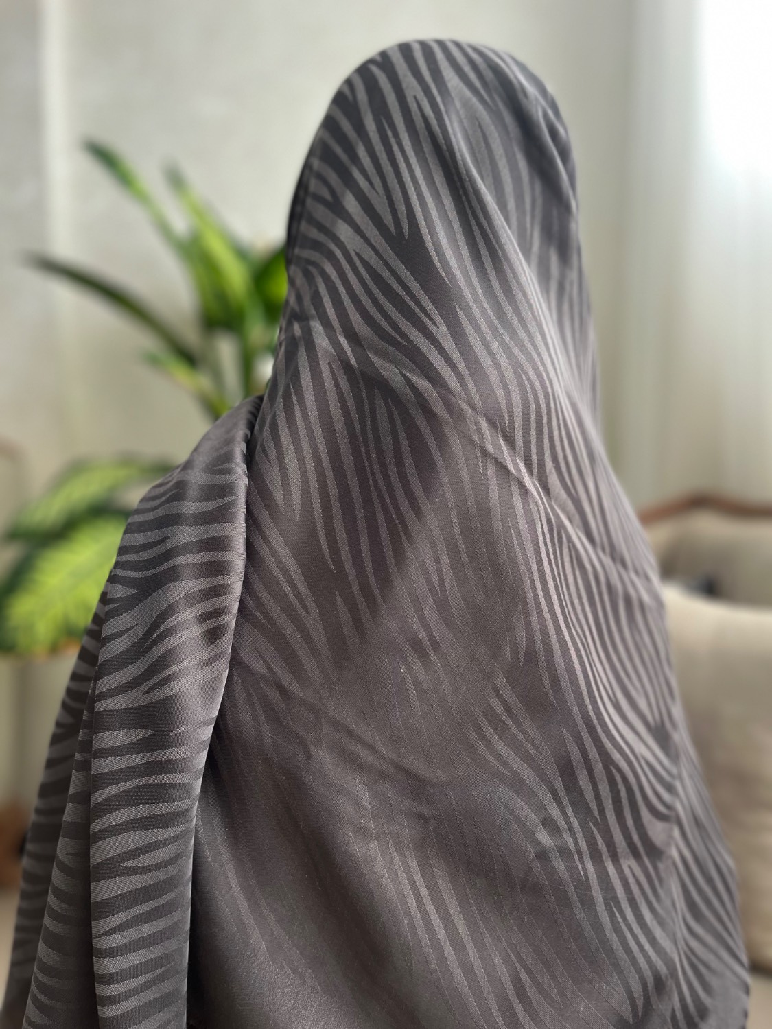 روسری نخ ابریشم ژاکارد قواره 140