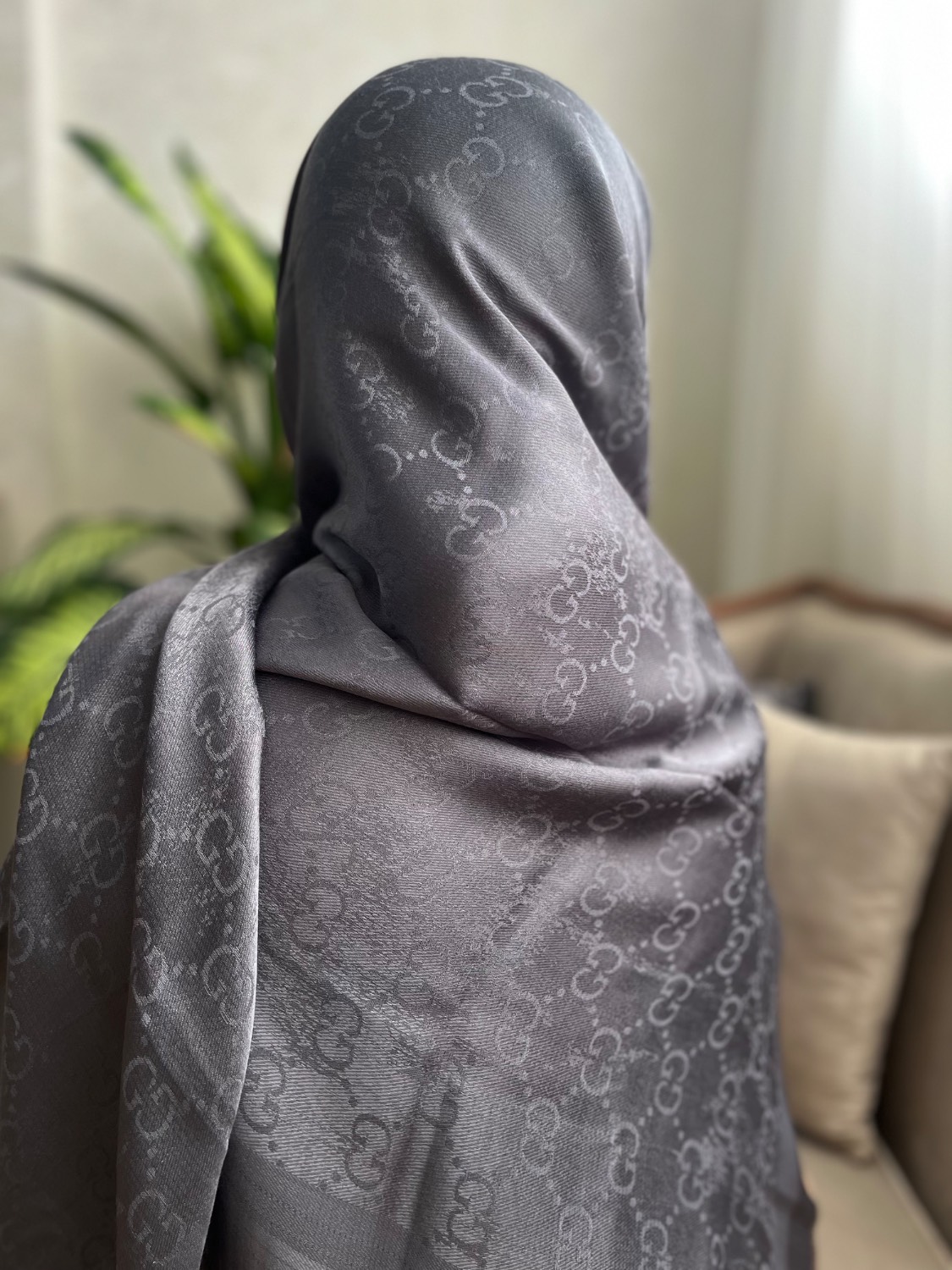 روسری نخ ابریشم ژاکارد لمه دار قواره 140