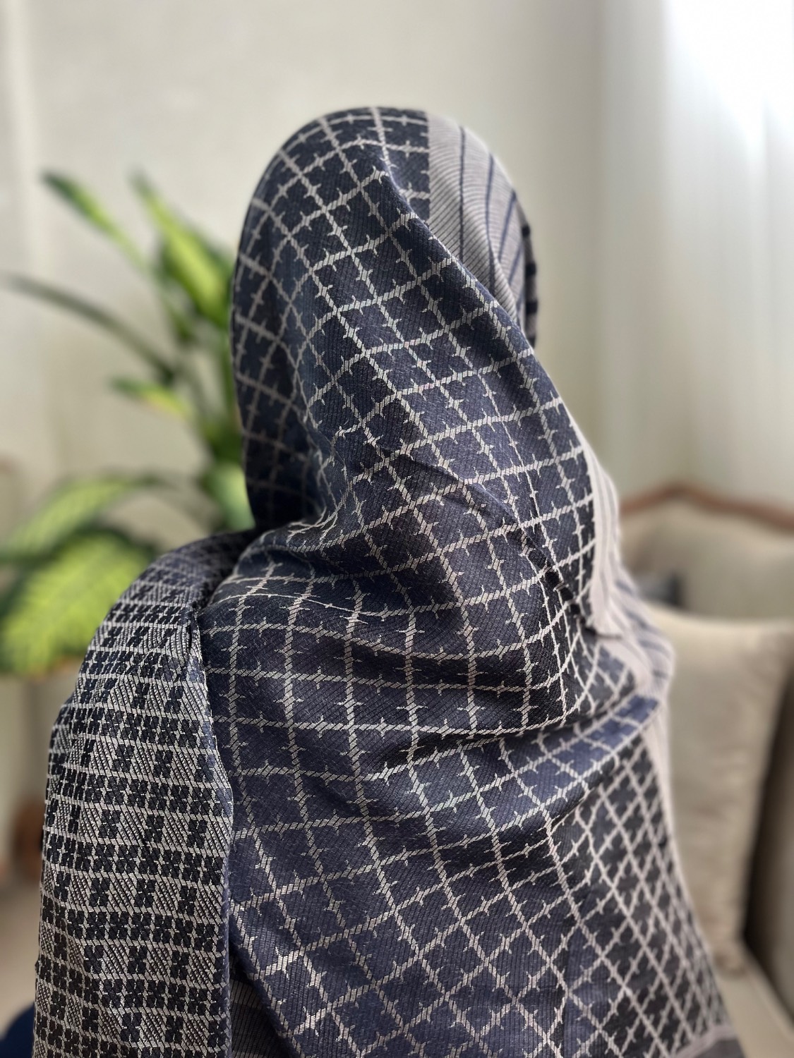 روسری نخ ابریشم ژاکارد لمه دار قواره 140