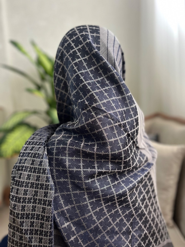 روسری نخ ابریشم ژاکارد لمه دار قواره 140