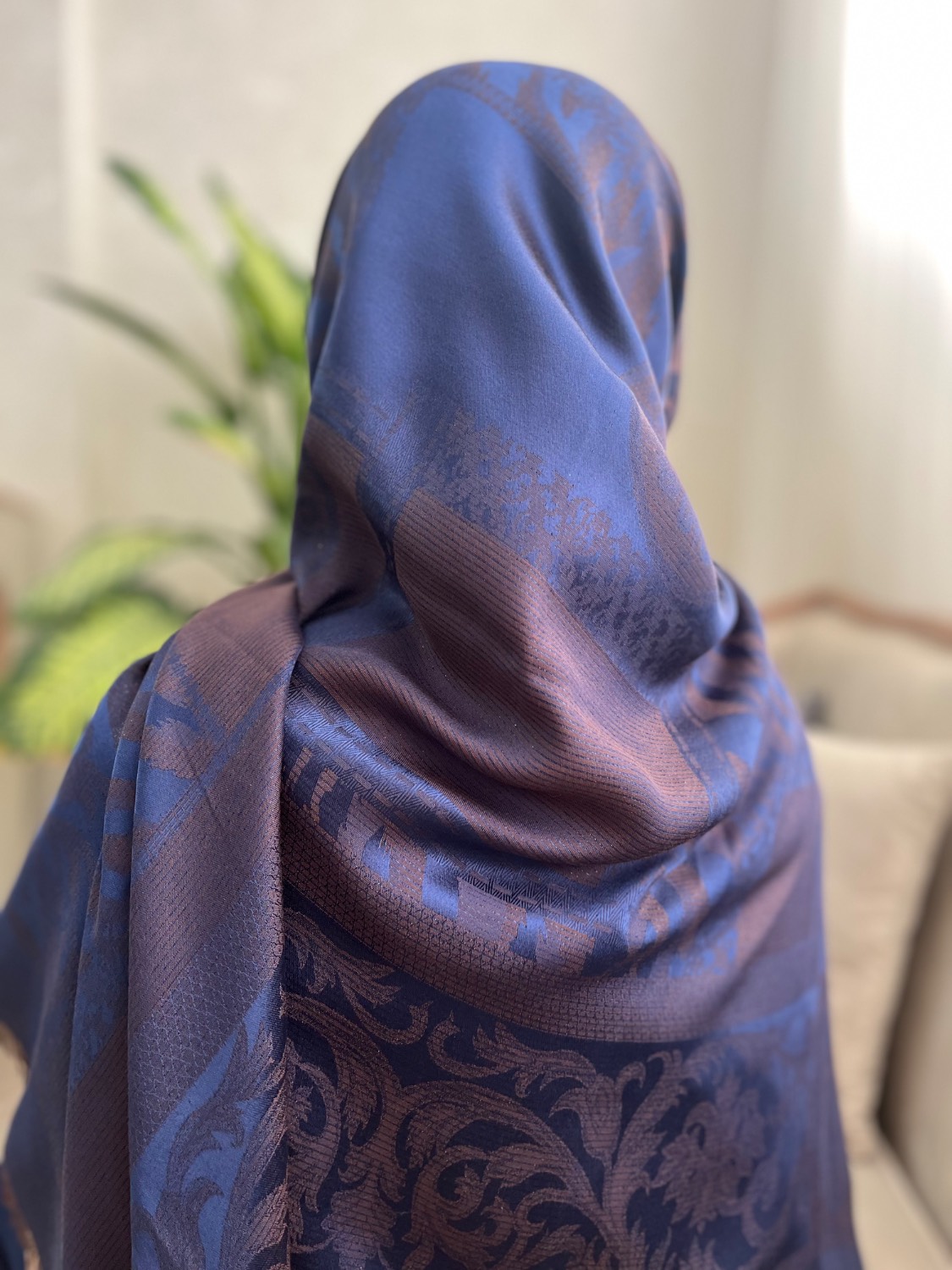 روسری نخ ابریشم ژاکارد لمه دار قواره 140