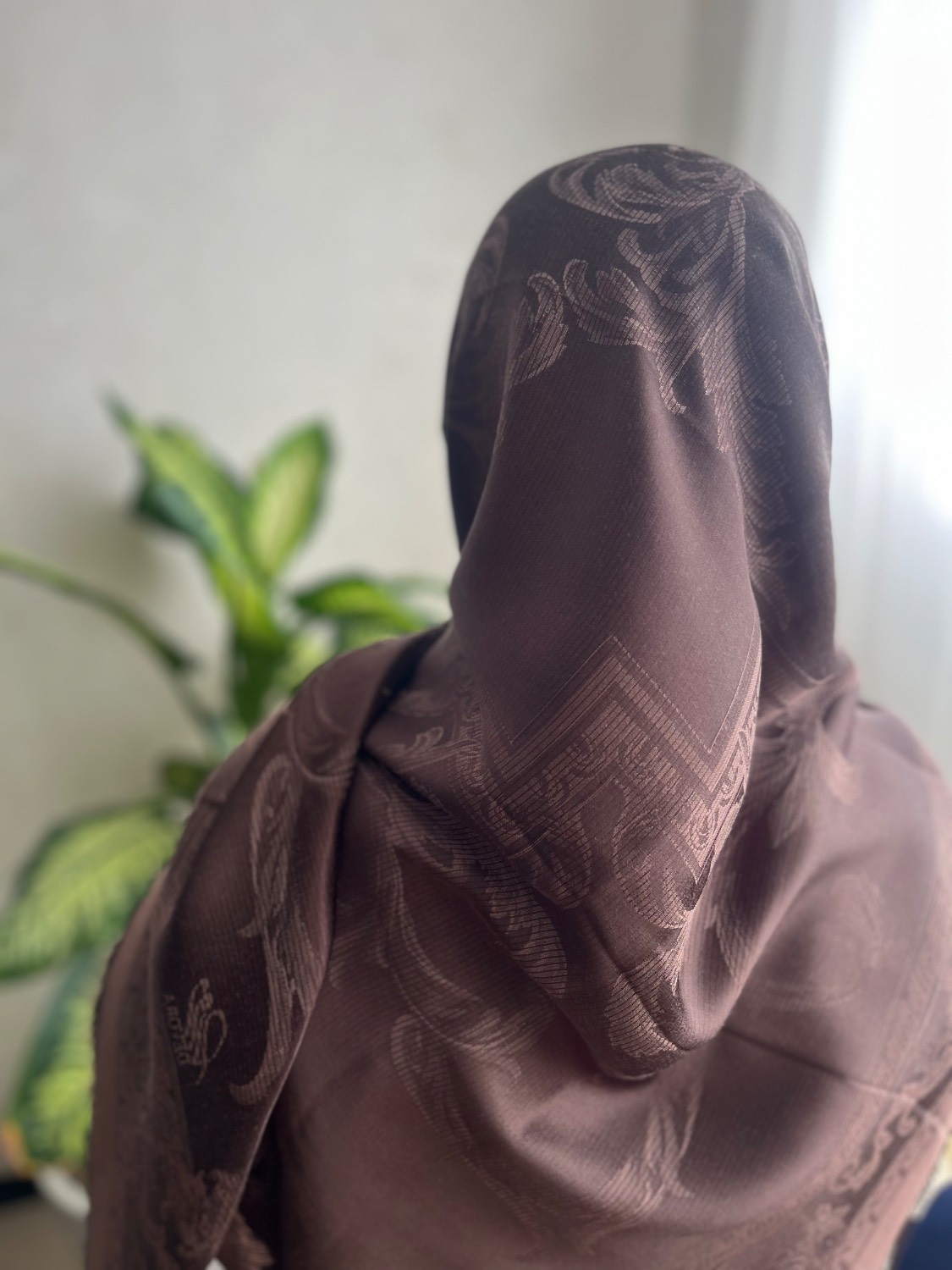 روسری نخ ابریشم ژاکارد لمه دار قواره 140
