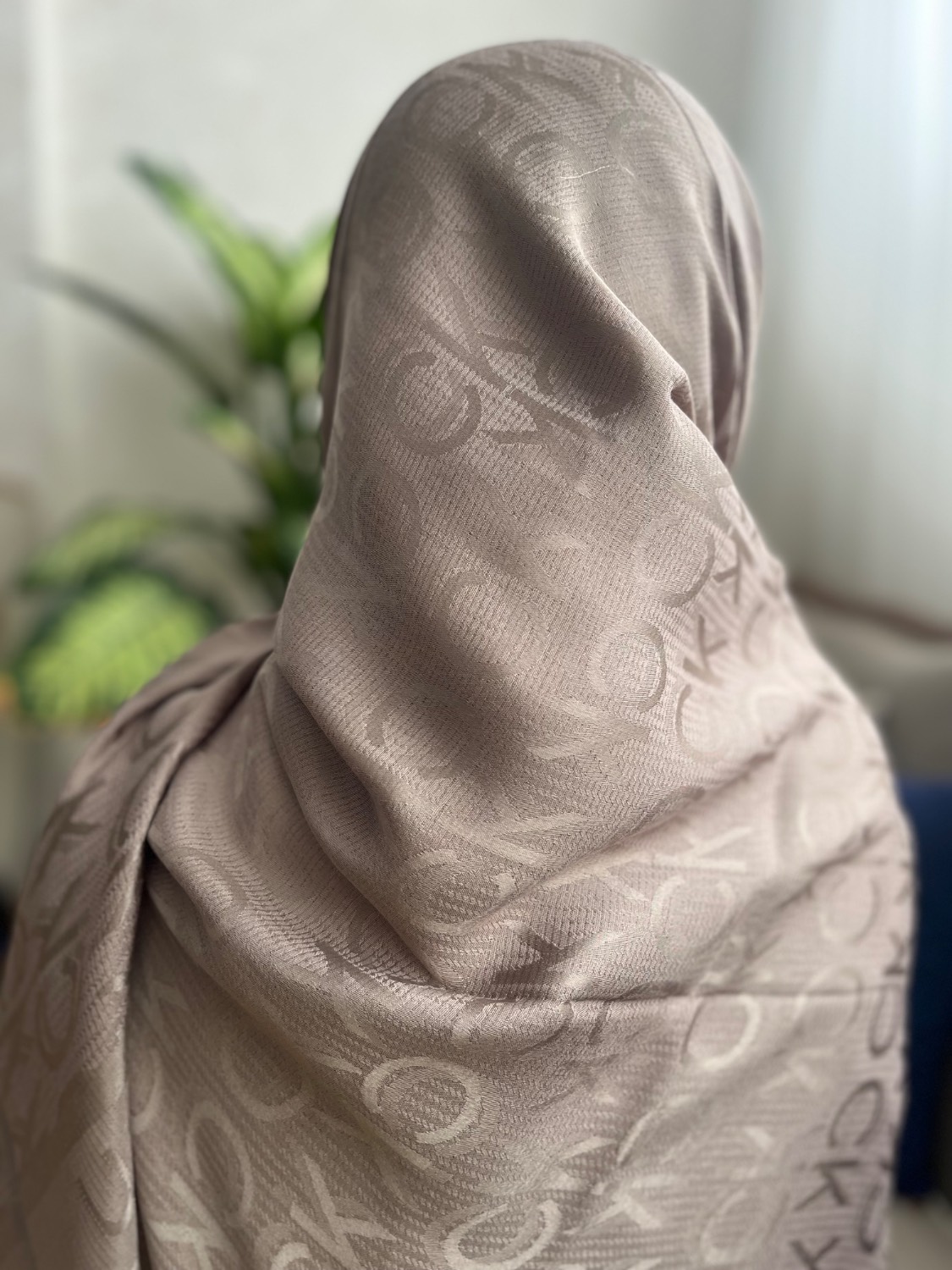 روسری نخ ابریشم ژاکارد لمه دار قواره 140