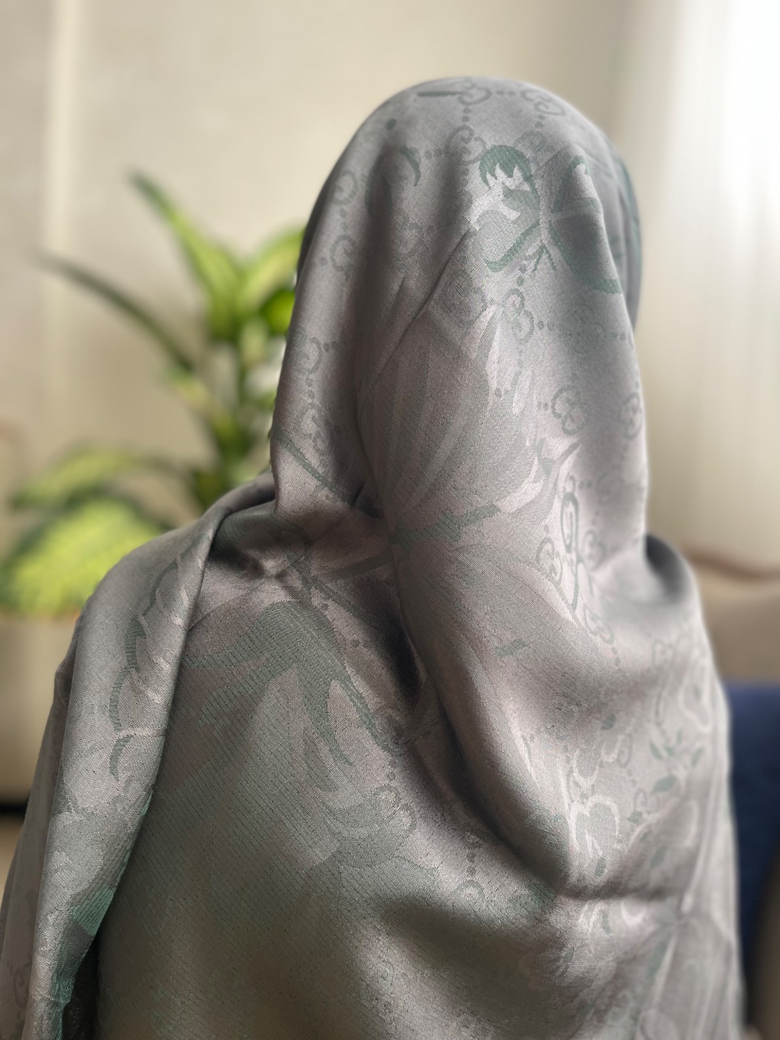 روسری نخ ابریشم ژاکارد لمه دار قواره 140