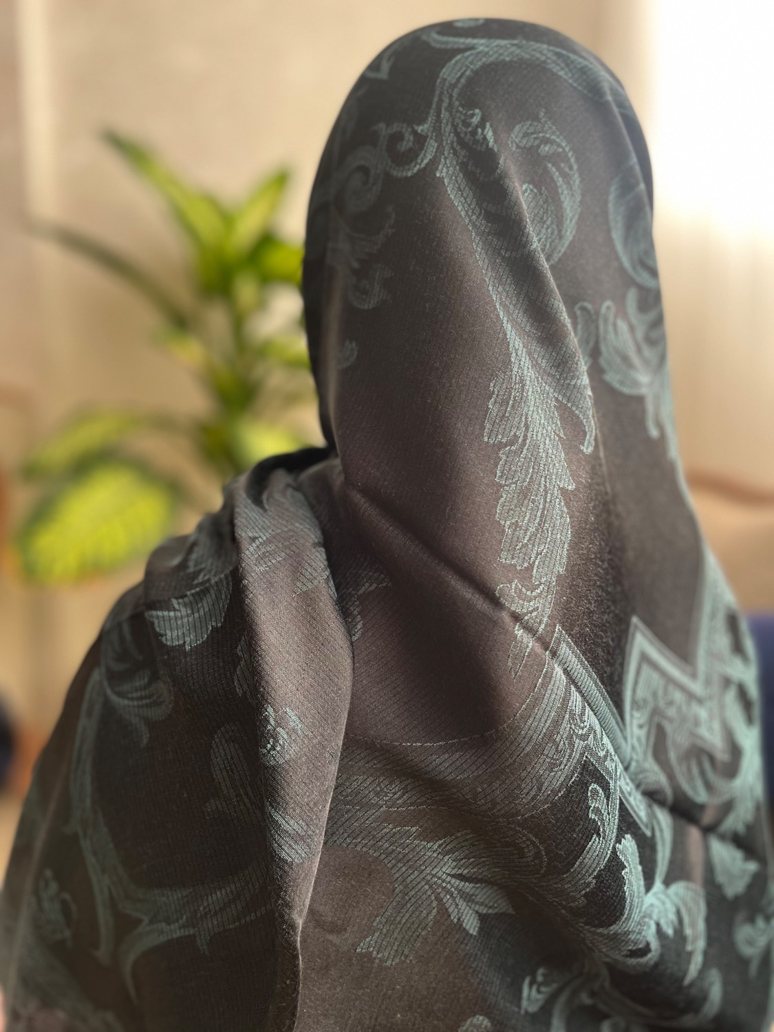 روسری نخ ابریشم ژاکارد لمه دار قواره 140
