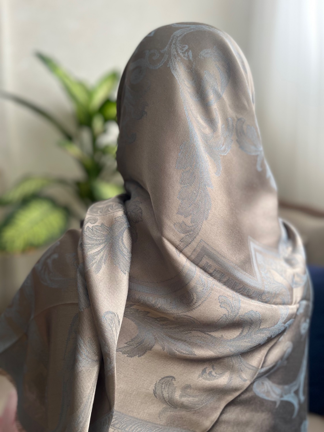 روسری نخ ابریشم ژاکارد لمه دار قواره 140