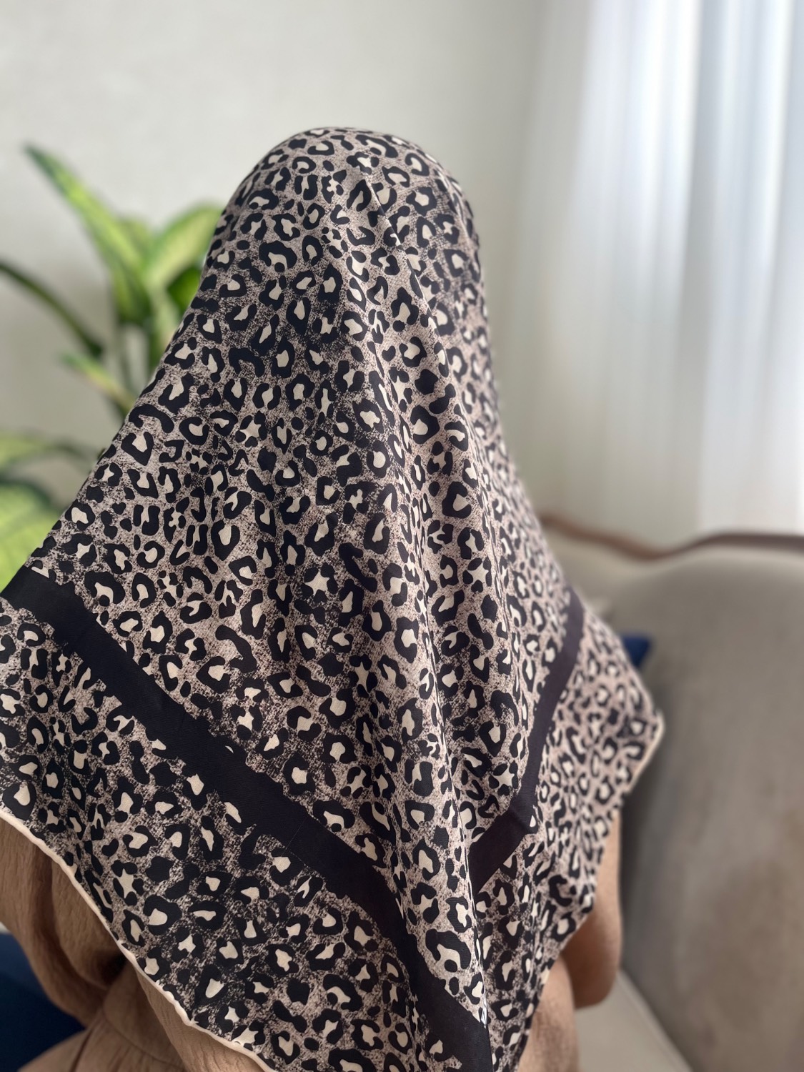 روسری نخی طرحدار پلنگی قواره 100