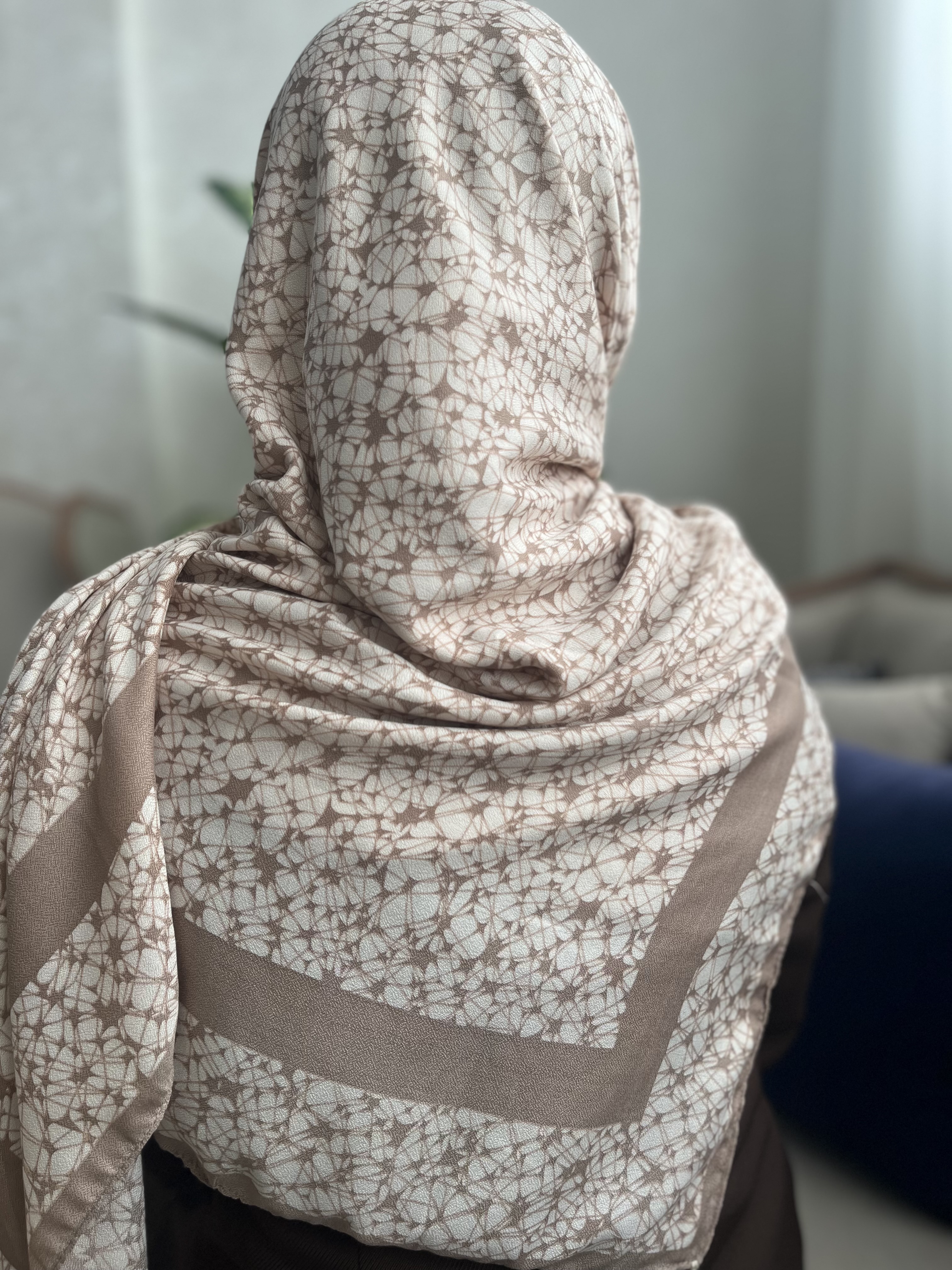روسری نخی طرحدارقواره ۱۴۰