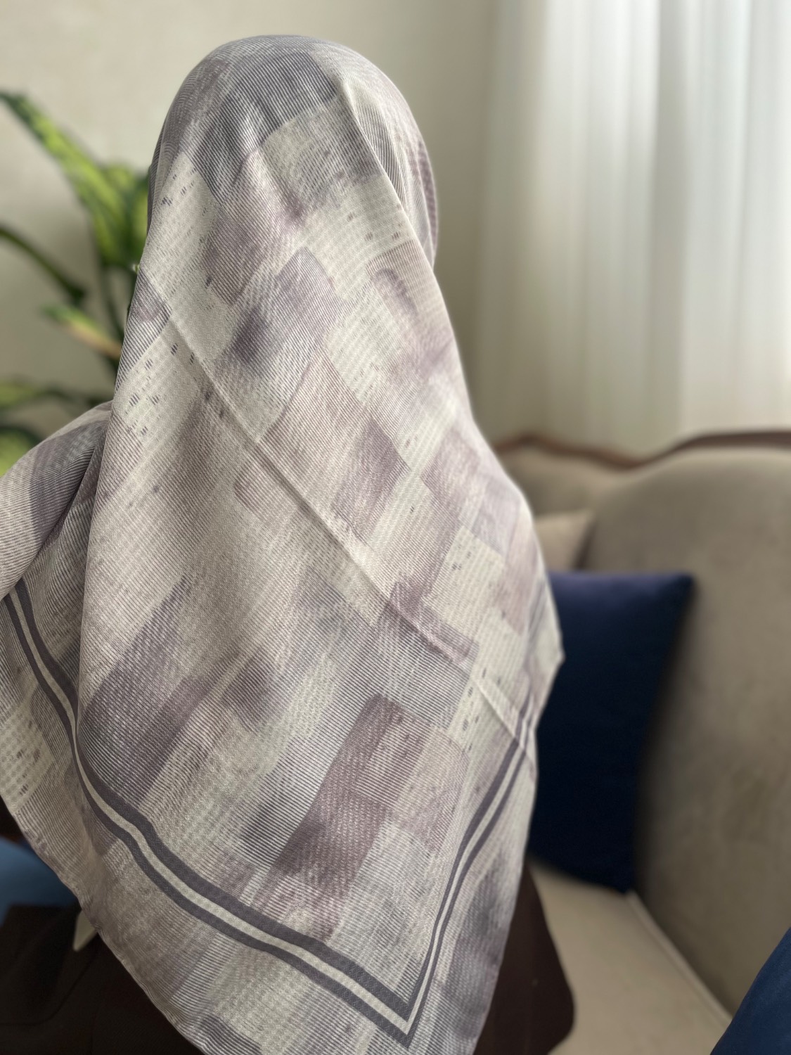 روسری نخی طرحدار قواره 120 .دور دست دوز