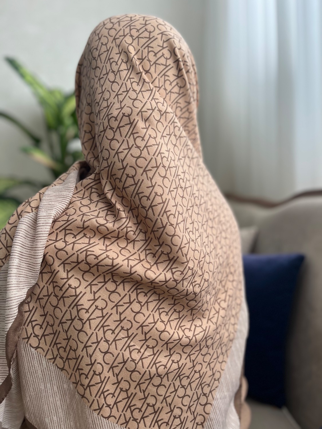 روسری نخی طرحدار قواره 140 | طرح ck
