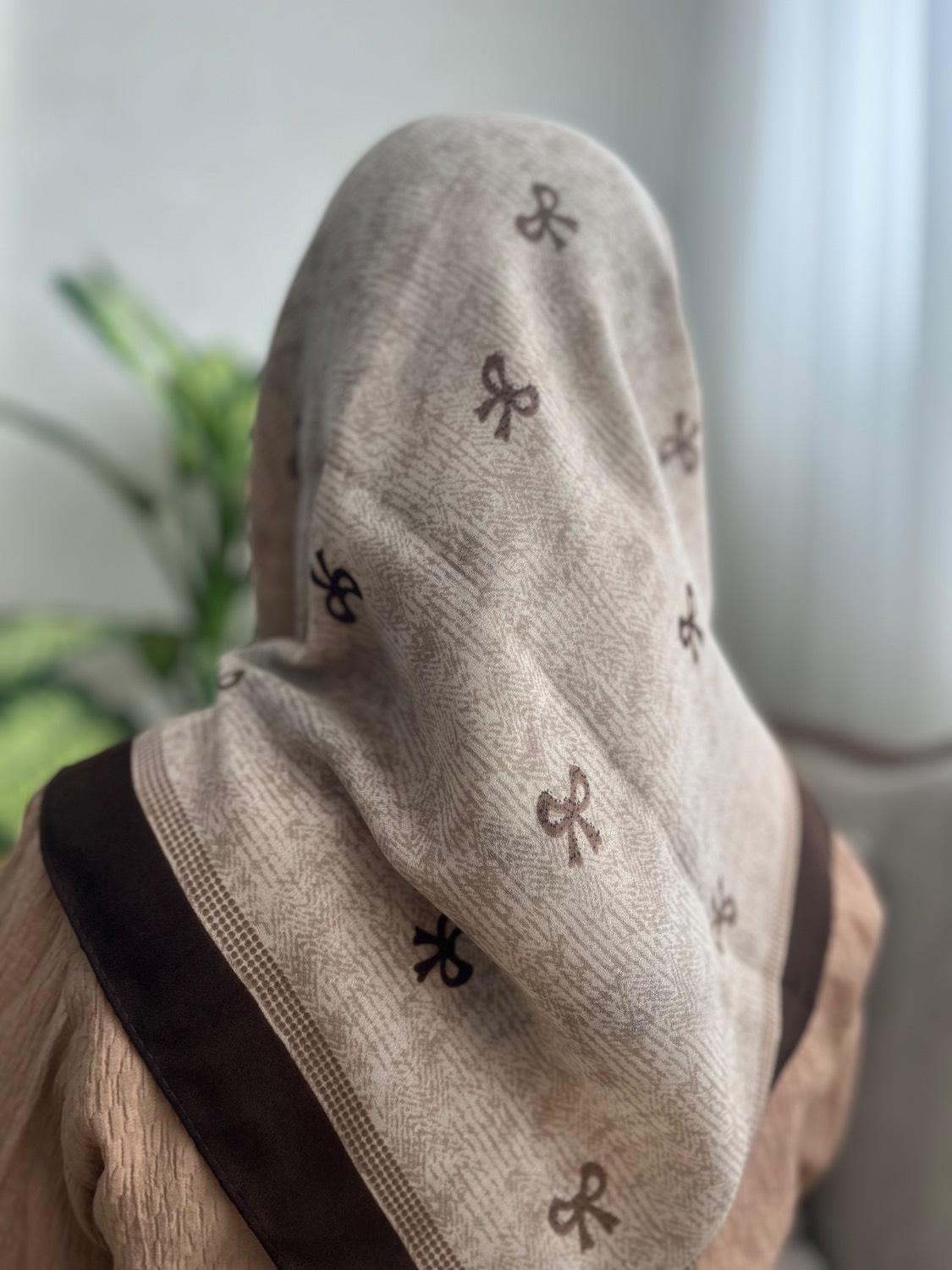 روسری نخی طرحدار قواره 100 | طرح پاپیون . دارای رنگبندی