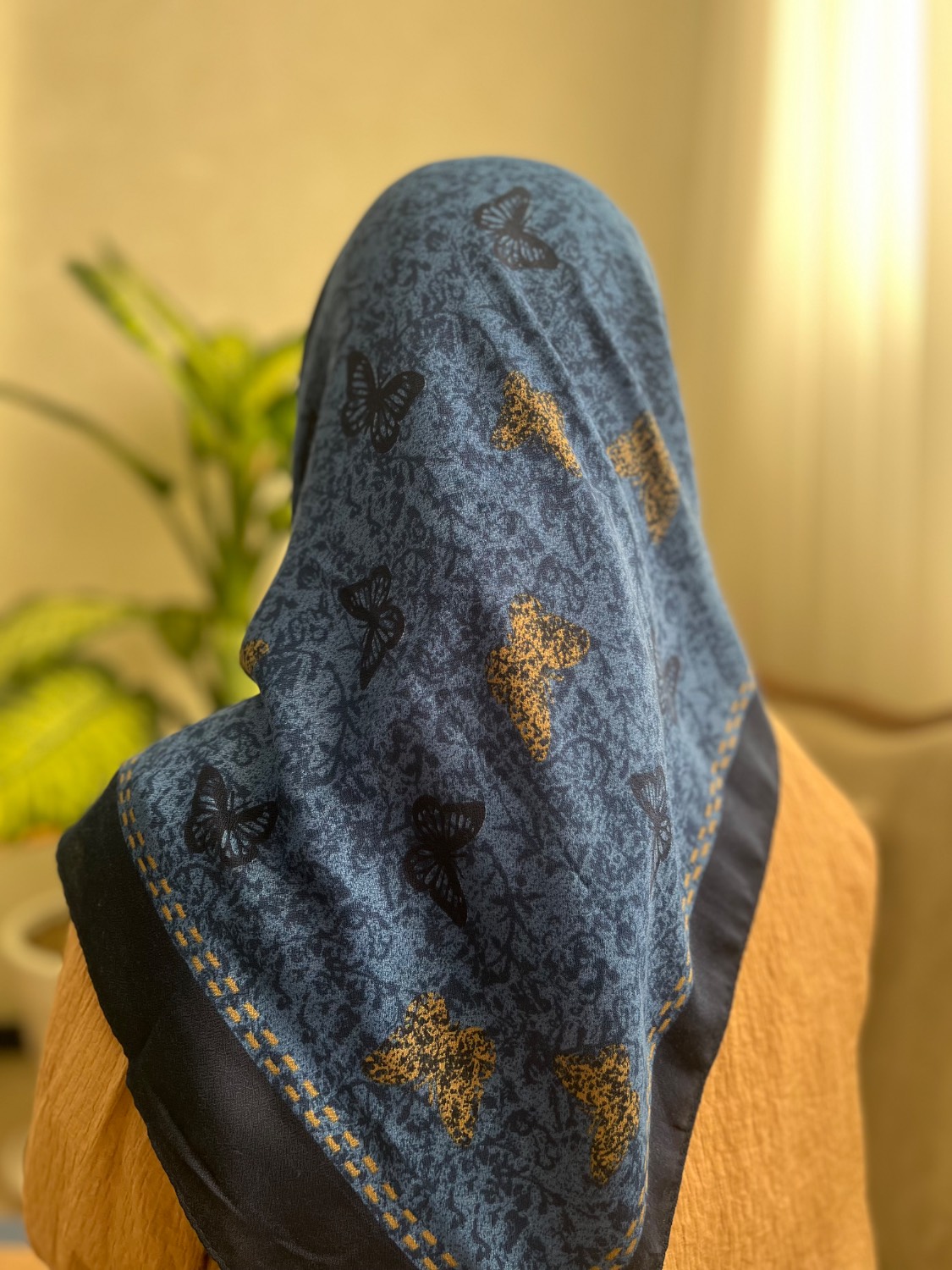 روسری نخی طرحدار قواره 100 | طرح پروانه .دارای رنگبندی