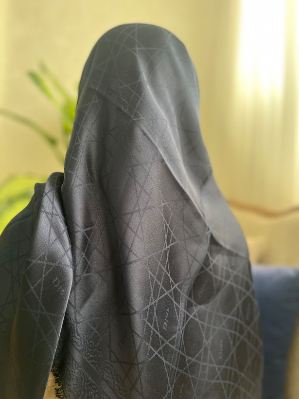 روسری ابریشم ژاکارد طرح دیور قواره 120 | دارای رنگبندی